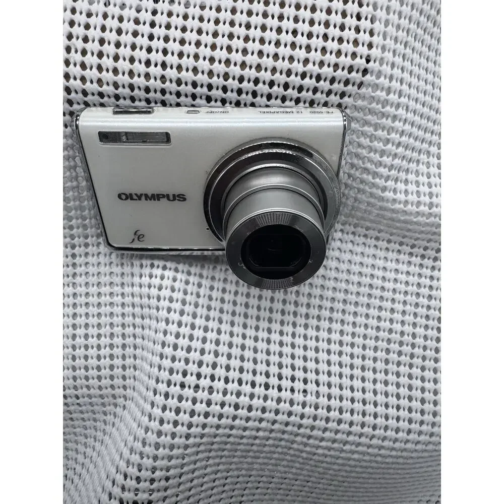Olympus included light powering